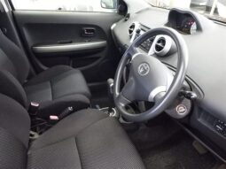 
										2002 TOYOTA IST F L-ED 1300CC full									