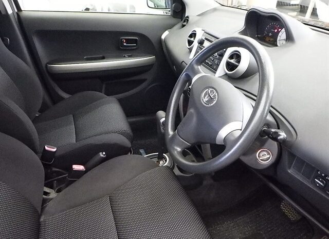 
								2002 TOYOTA IST F L-ED 1300CC full									