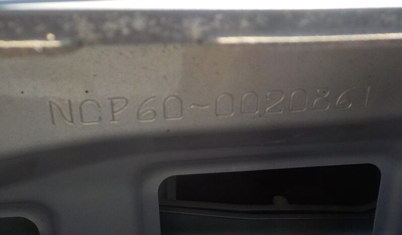 
								2002 TOYOTA IST F L-ED 1300CC full									