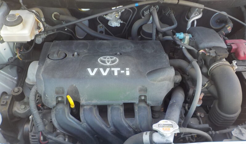
								2002 TOYOTA IST F L-ED 1300CC full									